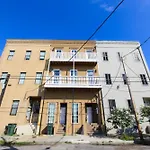 Stylish 4Br Condo In Downtown By Hosteeva