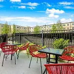Stylish 4Br Condo In Downtown By Hosteeva