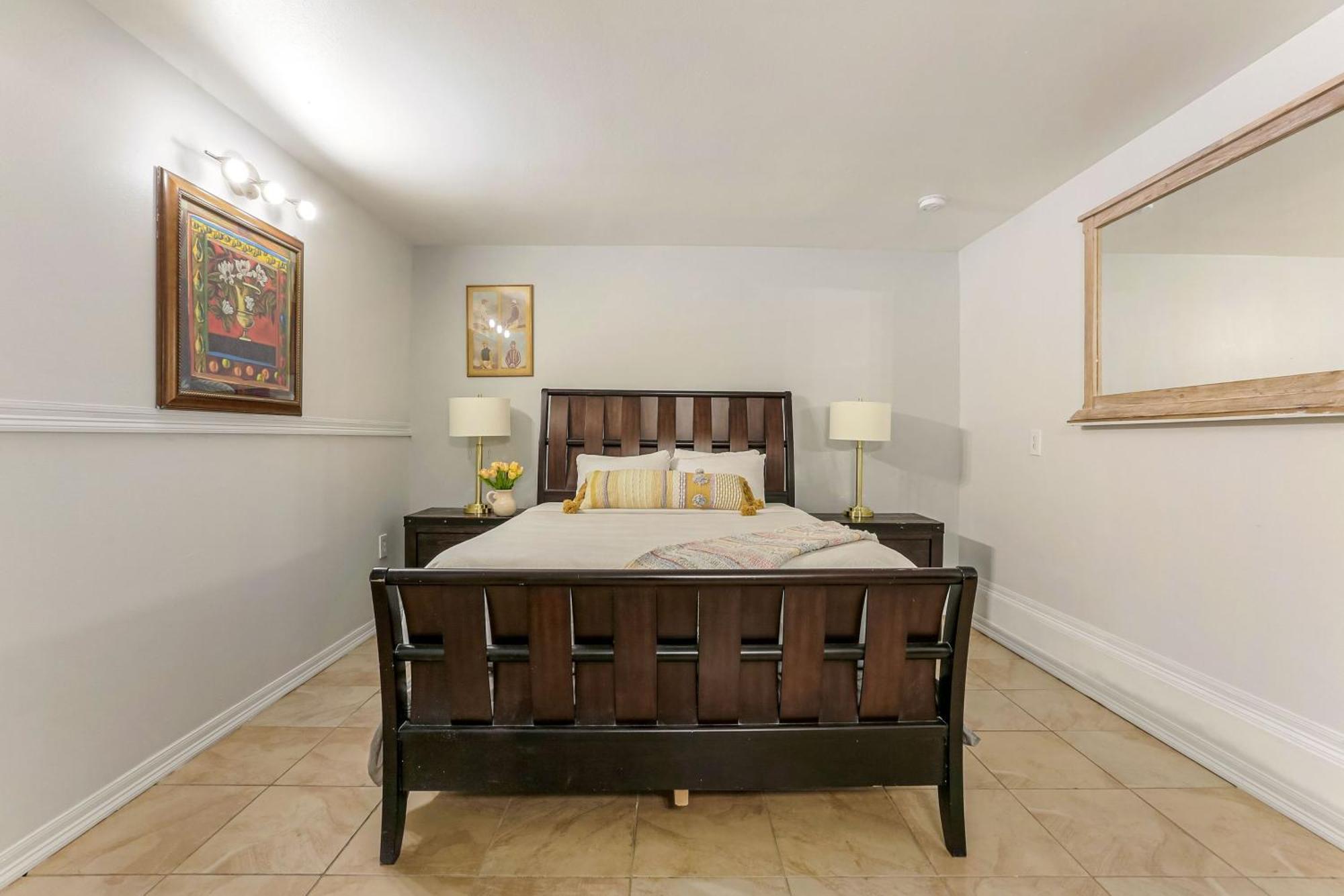 Stylish 4br In Downtown By Hosteeva *