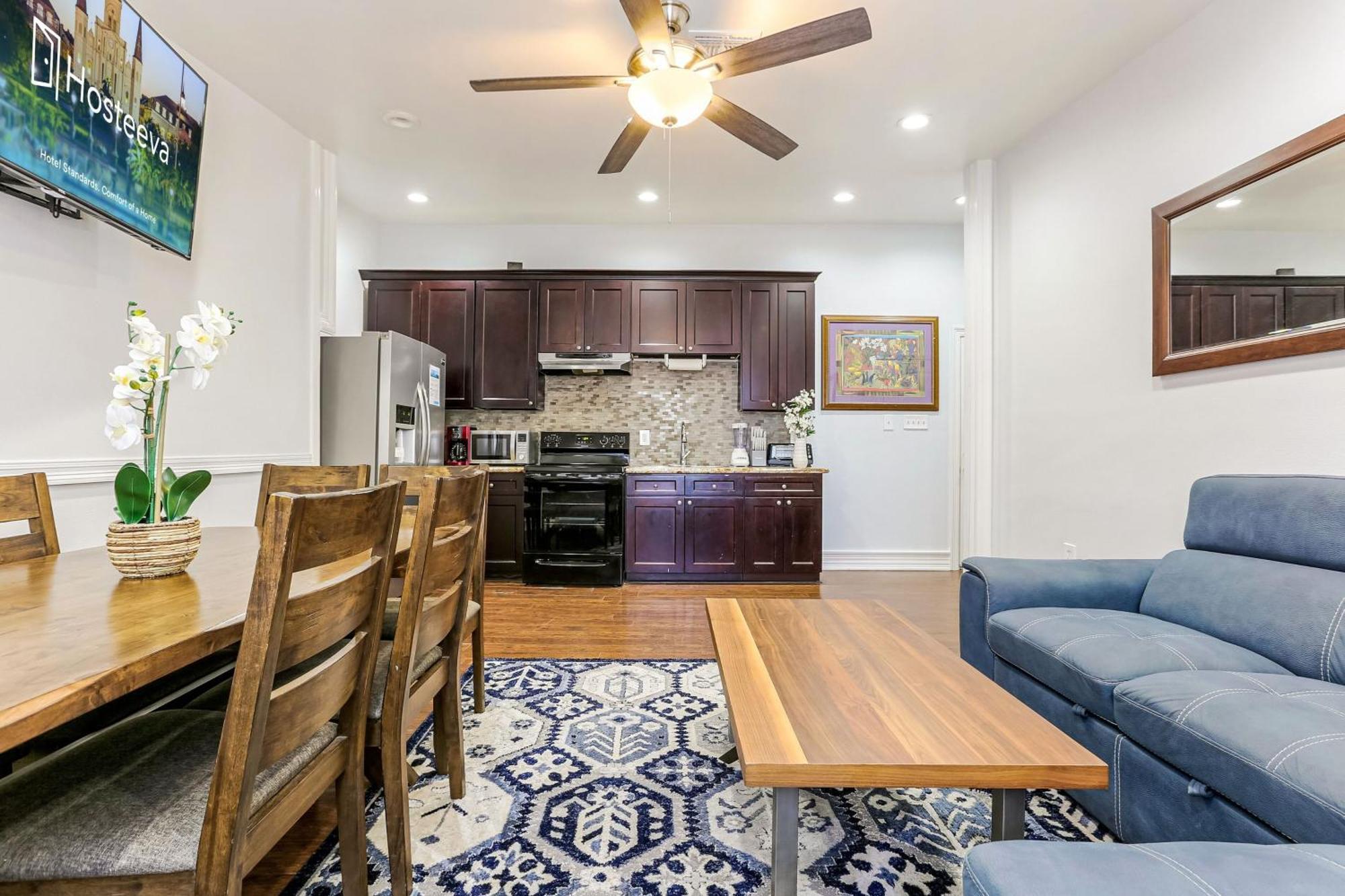 Stylish 4br In Downtown By Hosteeva Holiday home