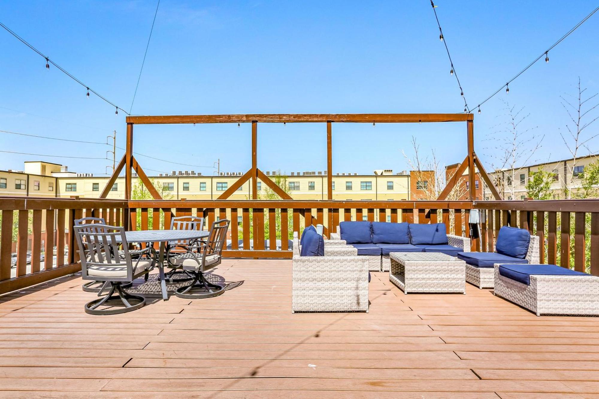 Stylish 4br In Downtown By Hosteeva Holiday home