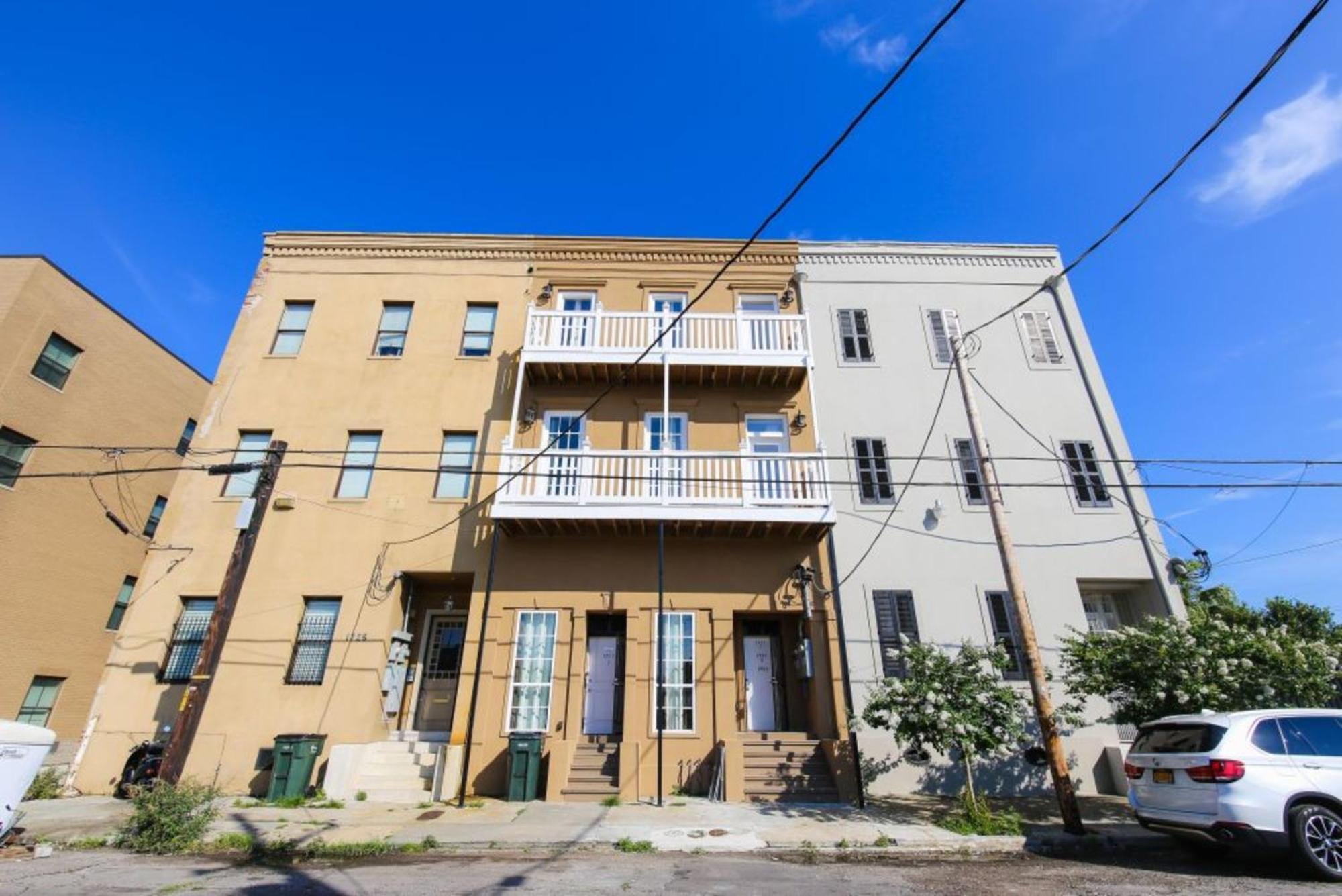 Stylish 4br In Downtown By Hosteeva
